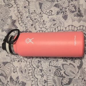 Hydro flask pink